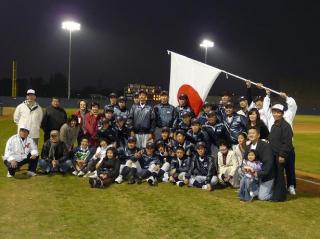 試合後、ホストファミリーの皆さんと